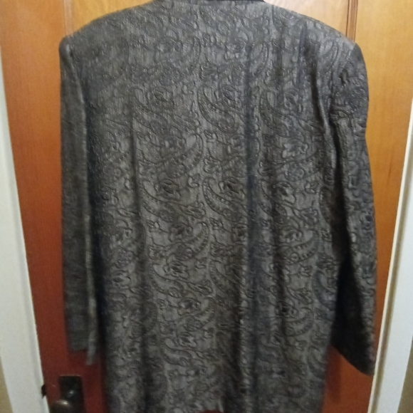 Woman's light weight blazer - Picture 2 of 2